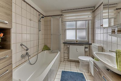 Modernes Badezimmer - 4* Fewo in Drachselsried